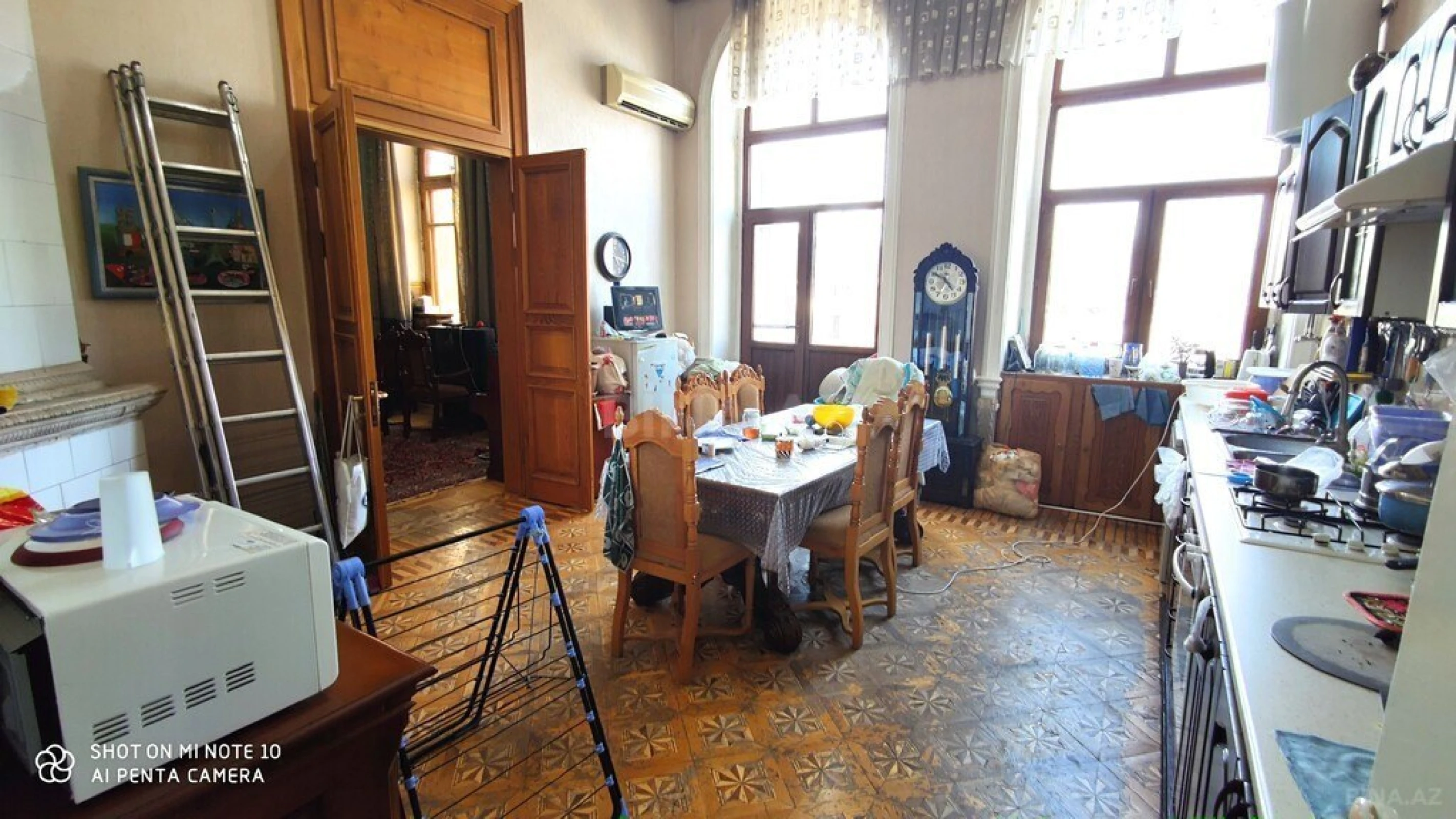 Satılır 5 otaqlı mənzil 250 m²