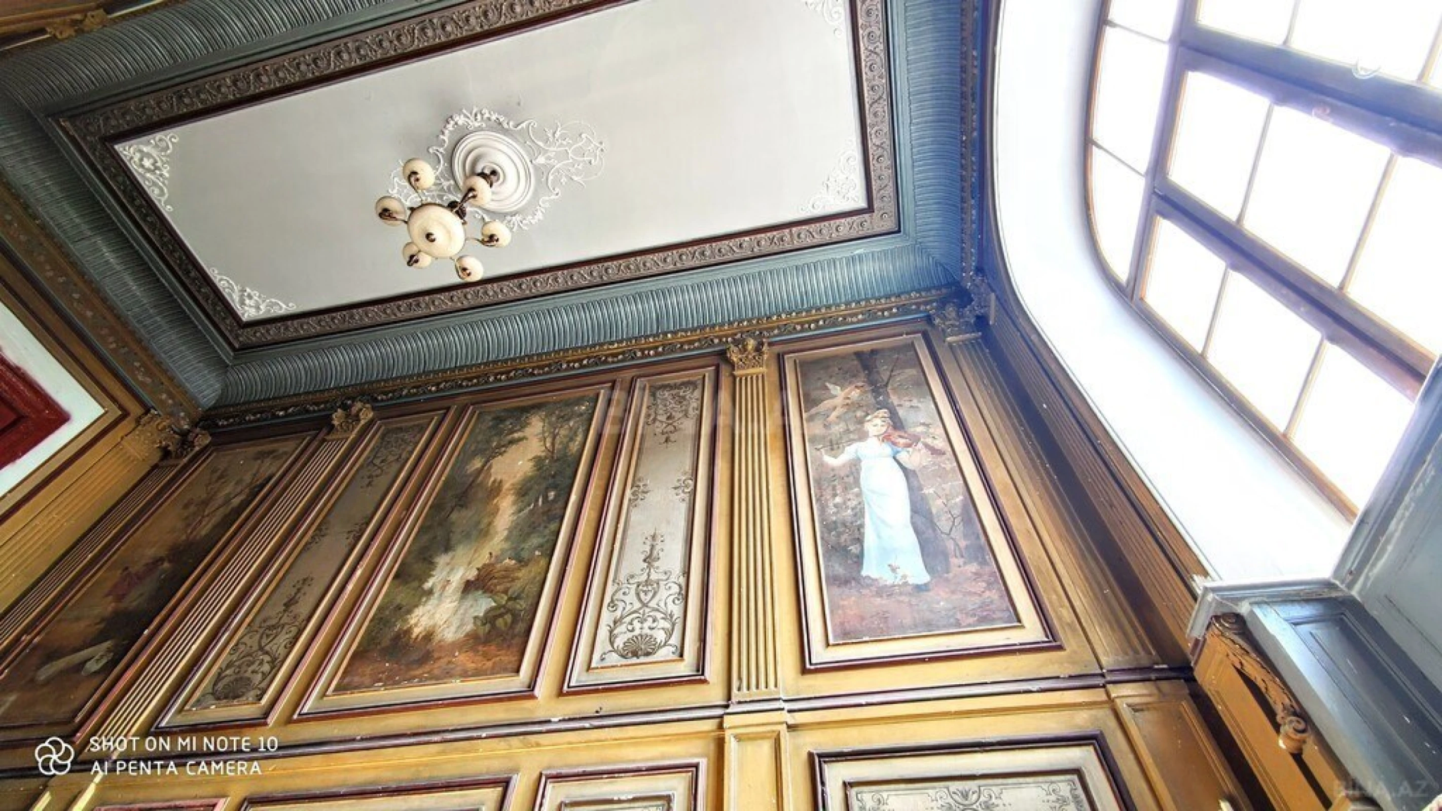 Satılır 5 otaqlı mənzil 250 m²