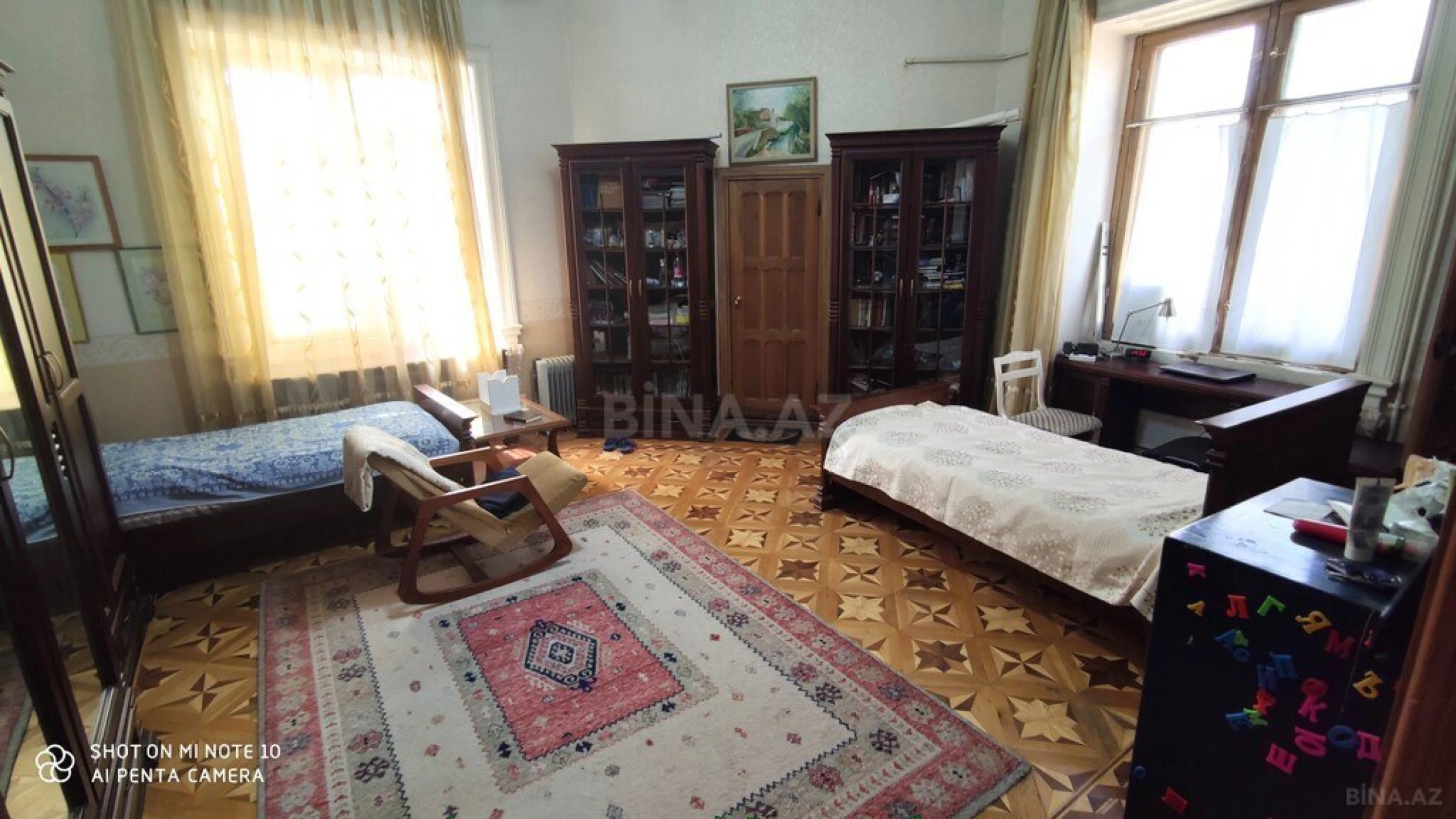 Satılır 5 otaqlı mənzil 250 m²