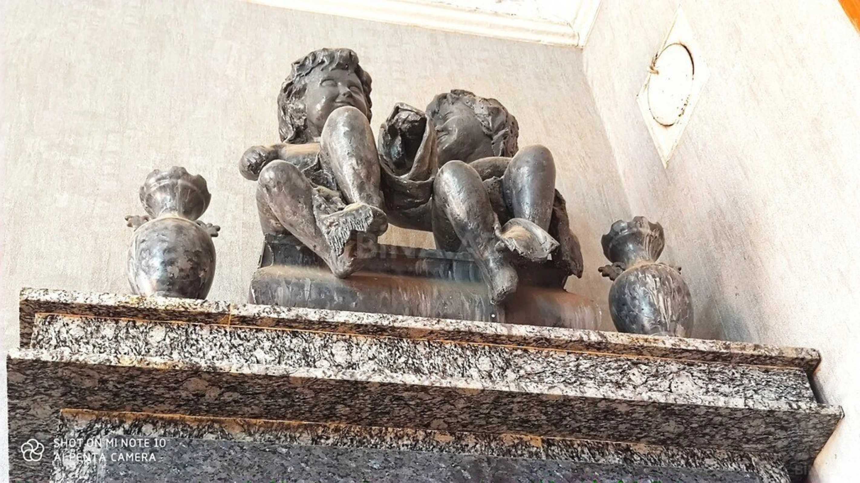 Satılır 5 otaqlı mənzil 250 m²