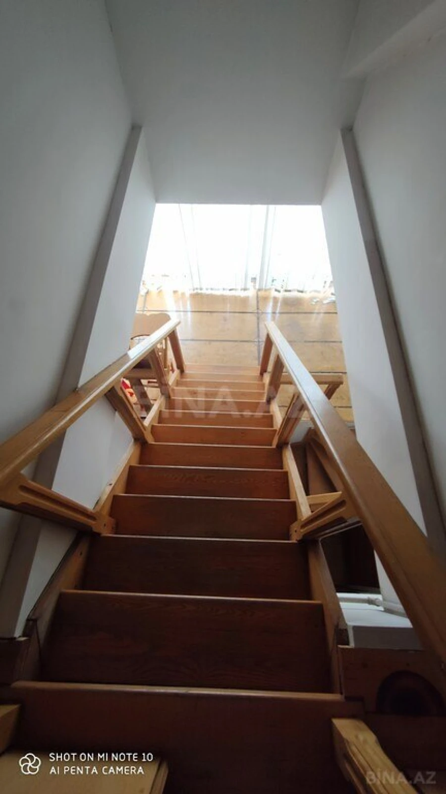 Satılır 5 otaqlı mənzil 250 m²