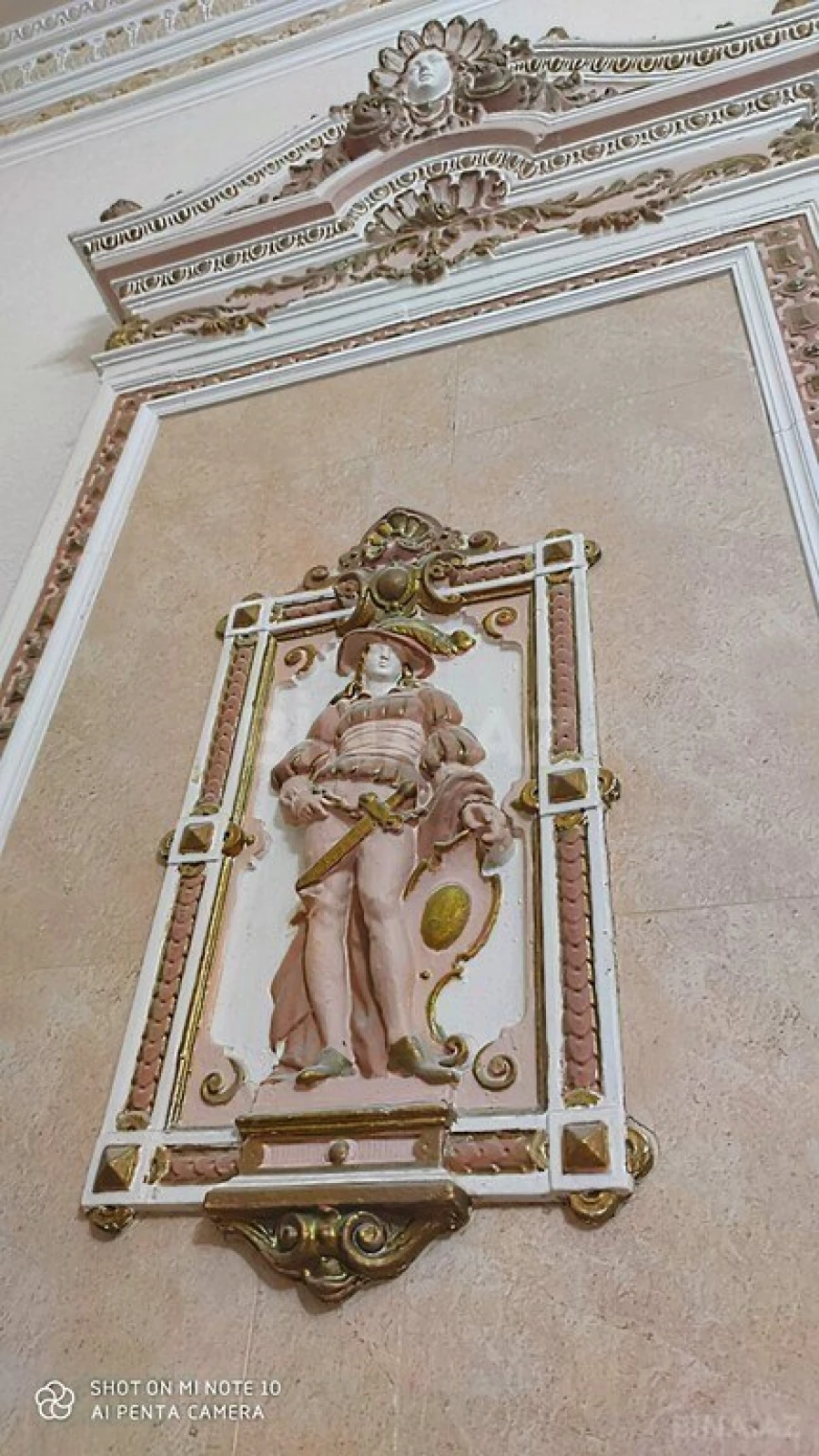 Satılır 5 otaqlı mənzil 250 m²