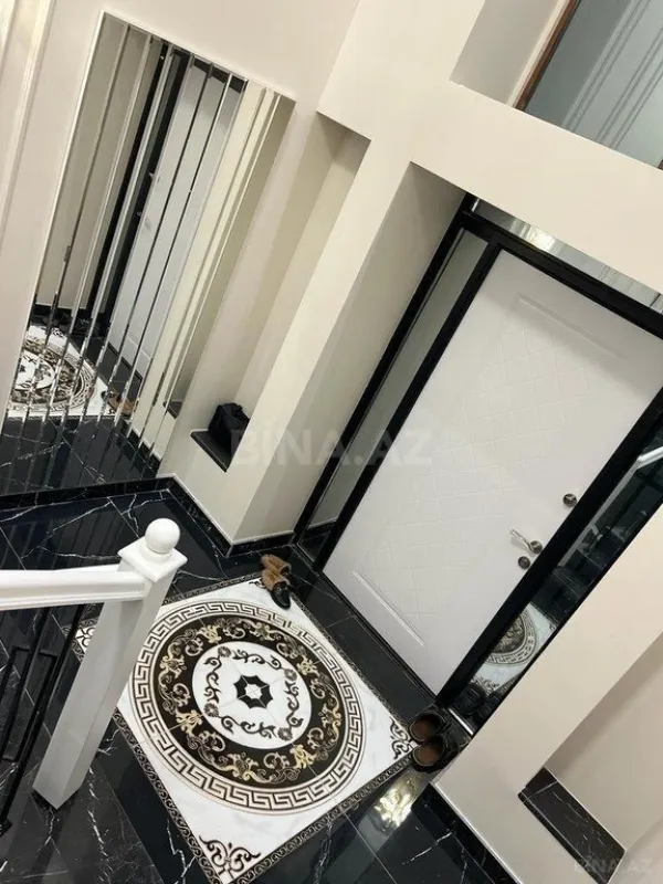 Kirayə verilir 6 otaqlı həyət evi 300 m²