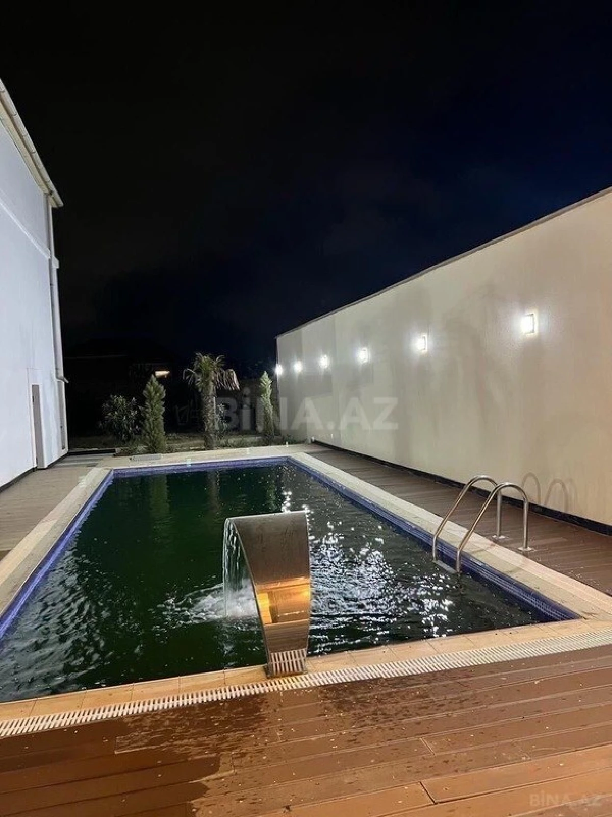 Kirayə verilir 6 otaqlı həyət evi 300 m²