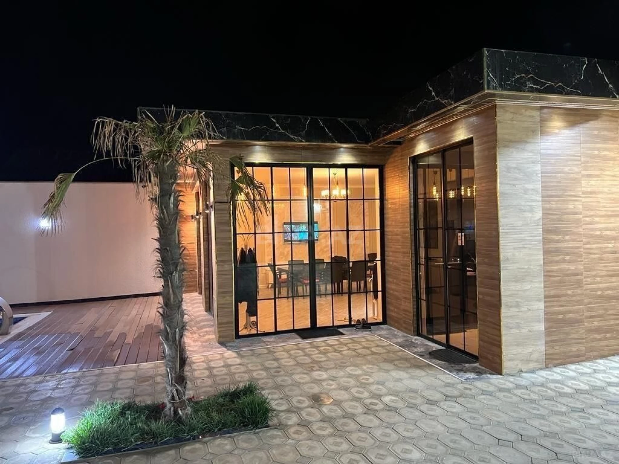 Kirayə verilir 6 otaqlı həyət evi 300 m²