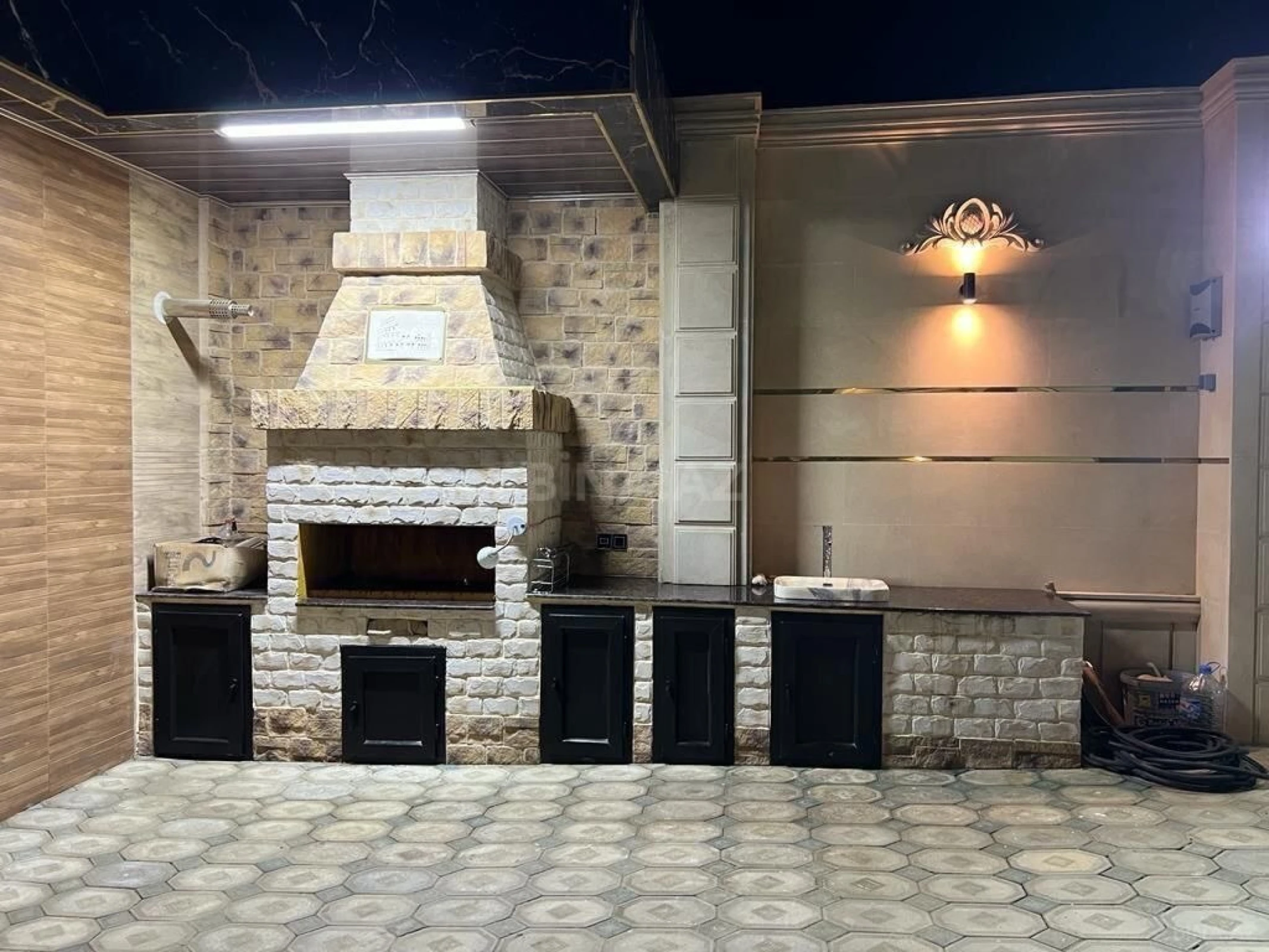 Kirayə verilir 6 otaqlı həyət evi 300 m²