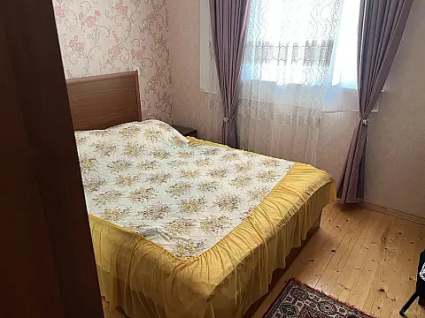 Satılır həyət evi 200 m²