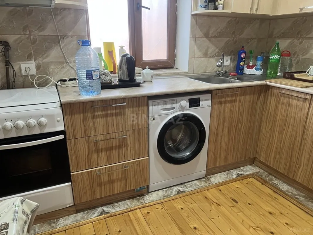 Satılır həyət evi 200 m²