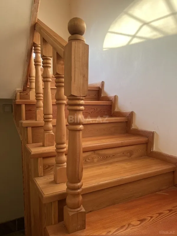 Satılır həyət evi 200 m²