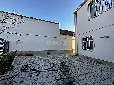 Satılır 5 otaqlı həyət evi 240 m²