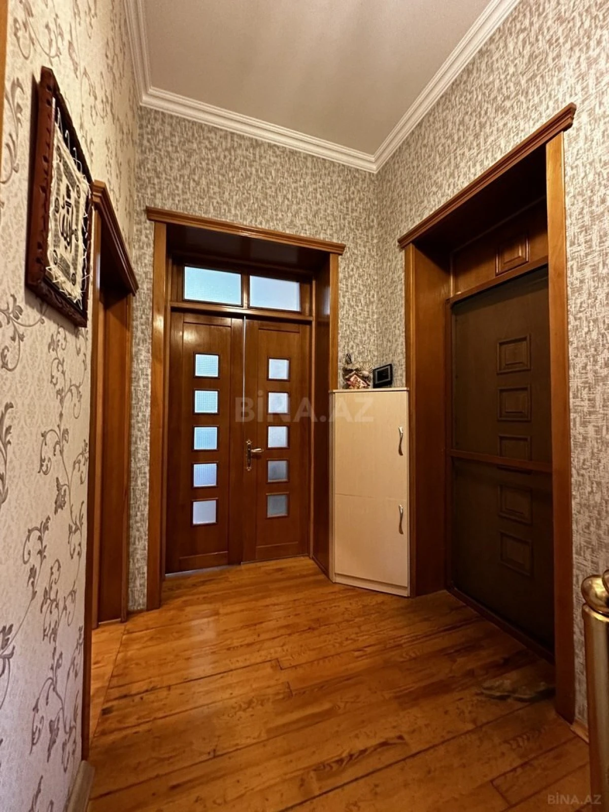 Satılır 5 otaqlı həyət evi 240 m²