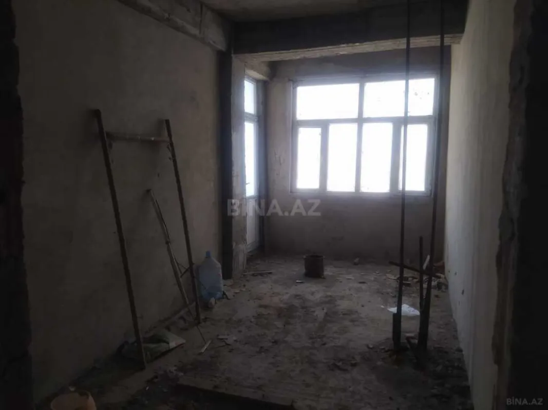 Satılır 4 otaqlı mənzil 141 m²