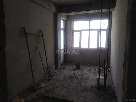 Satılır 4 otaqlı mənzil 141 m²