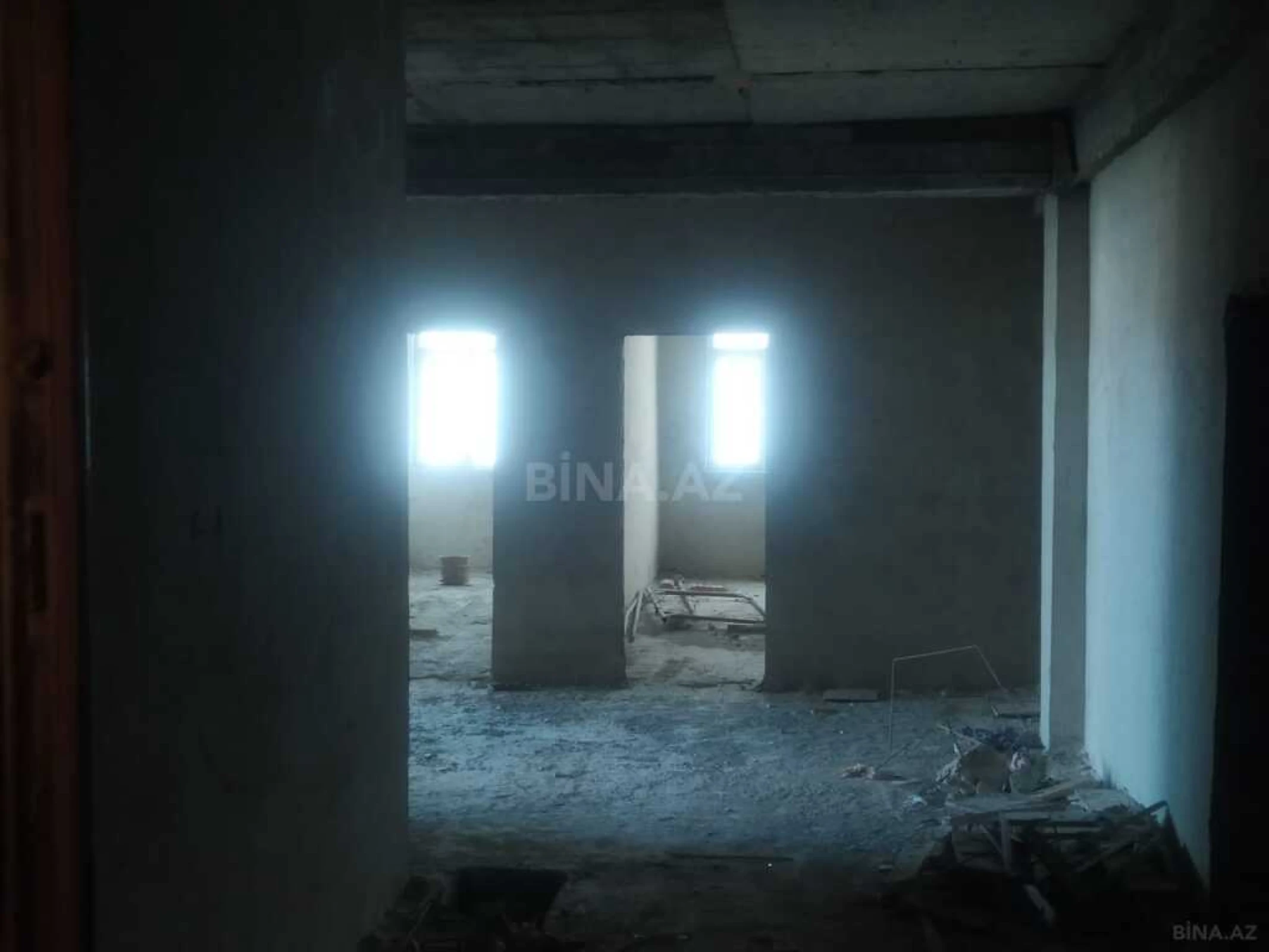 Satılır 4 otaqlı mənzil 141 m²