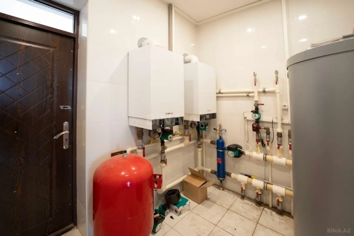 Satılır 7 otaqlı həyət evi 565 m²