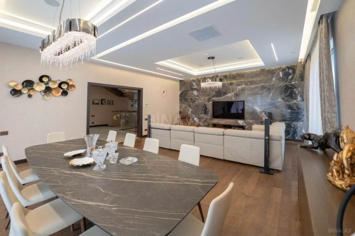 Satılır 7 otaqlı həyət evi 565 m²