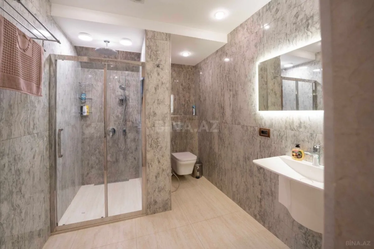 Satılır 7 otaqlı həyət evi 565 m²