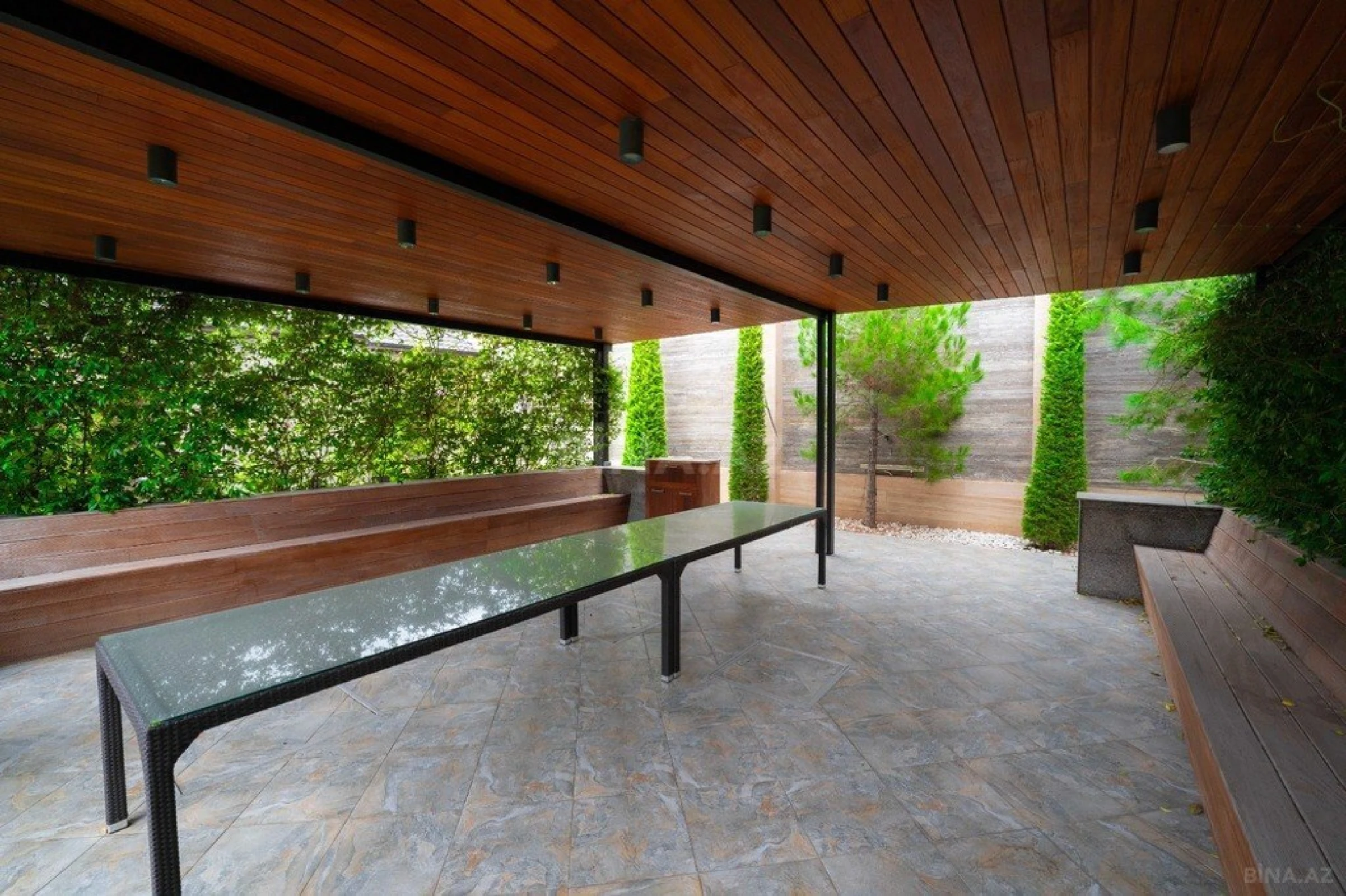 Satılır 7 otaqlı həyət evi 565 m²