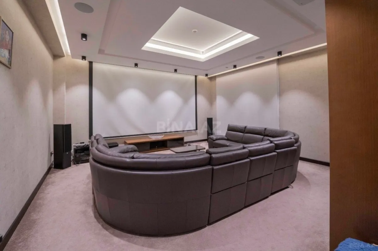 Satılır 7 otaqlı həyət evi 565 m²