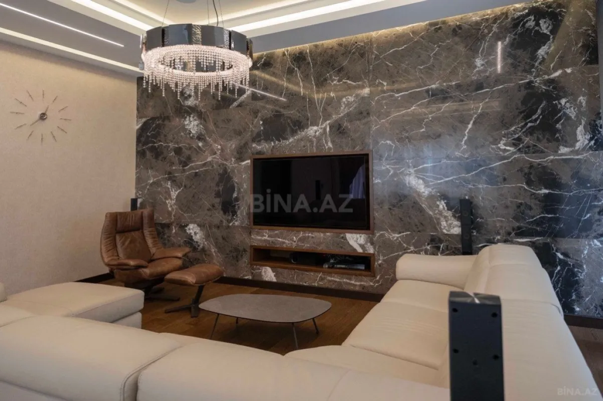 Satılır 7 otaqlı həyət evi 565 m²