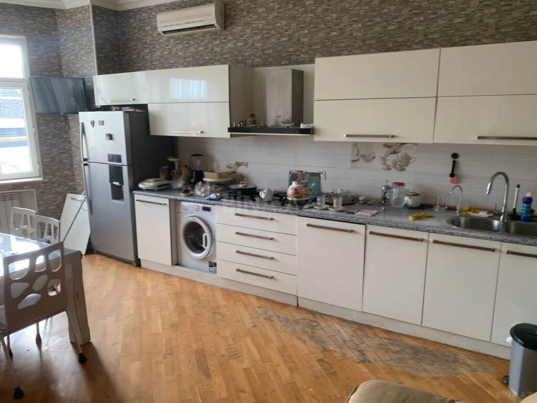 Satılır 6 otaqlı həyət evi 800 m²