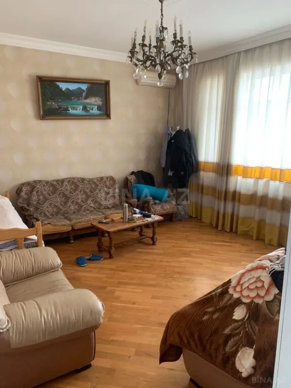 Satılır 6 otaqlı həyət evi 800 m²