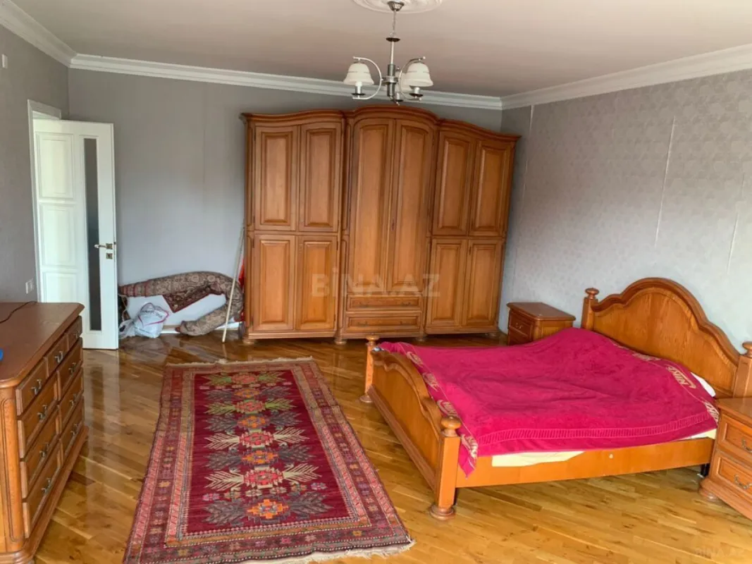 Satılır 6 otaqlı həyət evi 800 m²