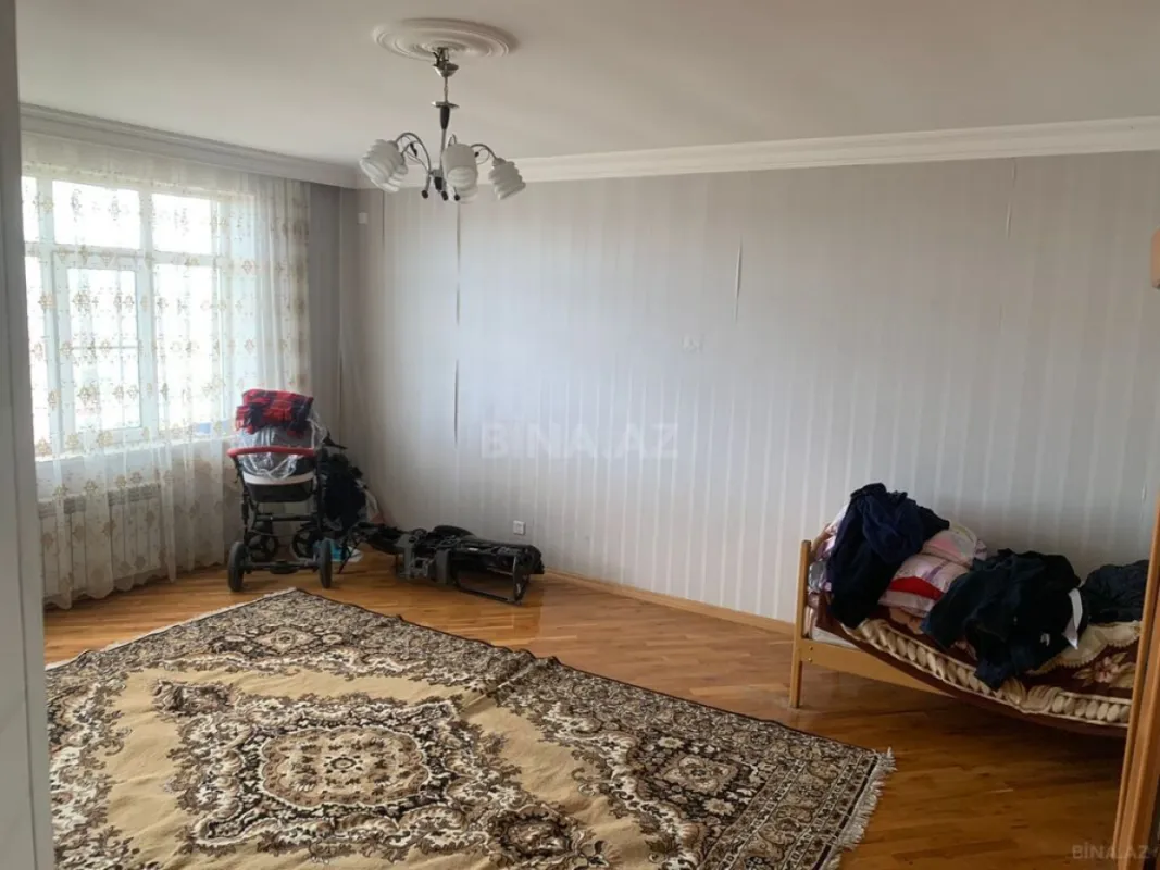 Satılır 6 otaqlı həyət evi 800 m²