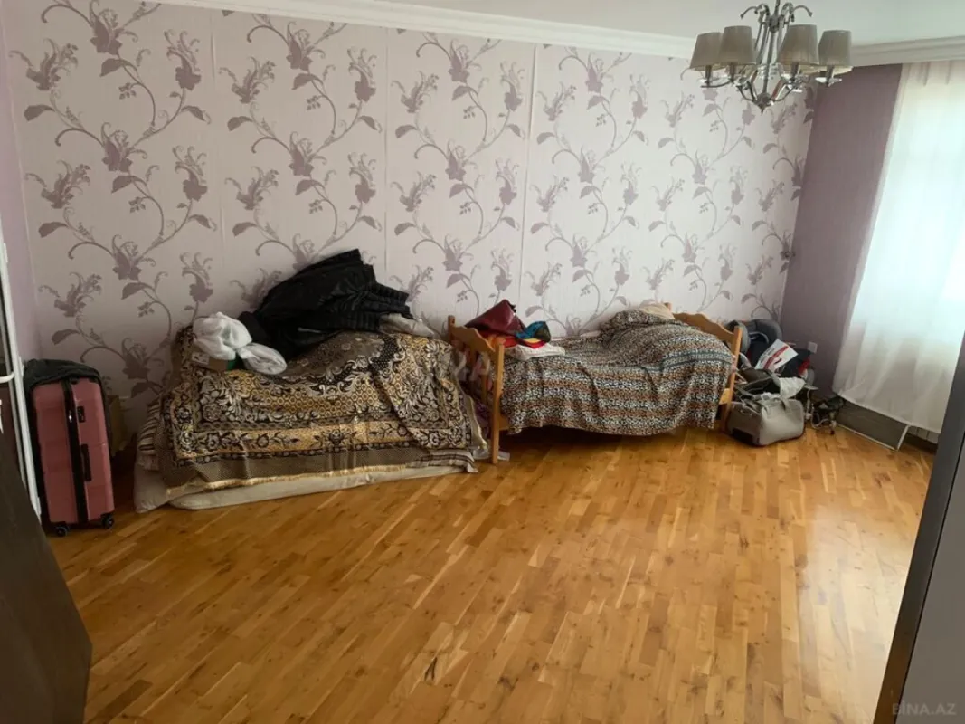 Satılır 6 otaqlı həyət evi 800 m²