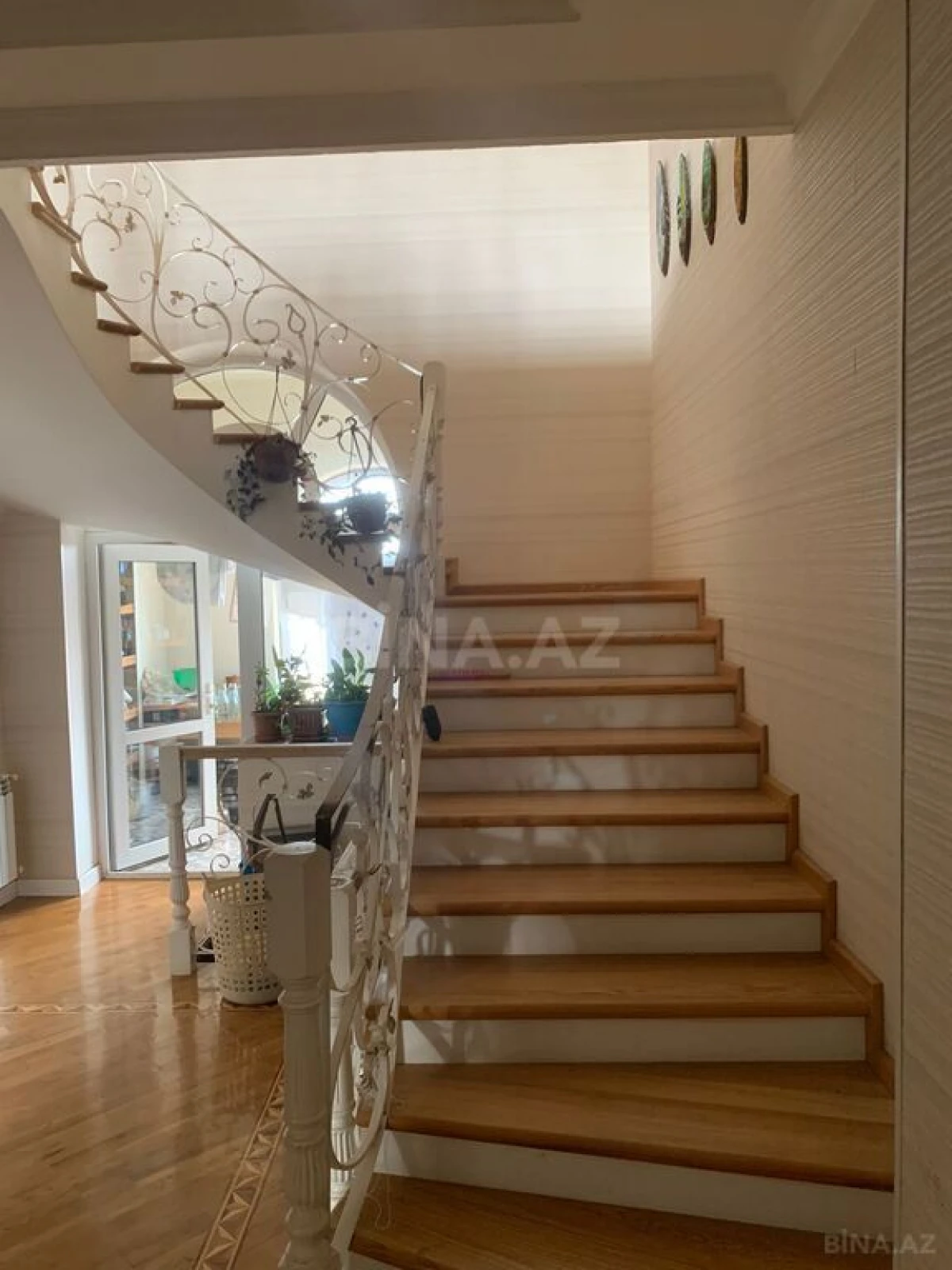 Satılır 6 otaqlı həyət evi 800 m²