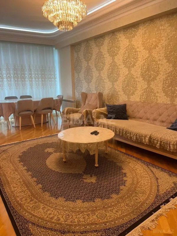 Kirayə verilir 3 otaqlı mənzil 105.23 m²
