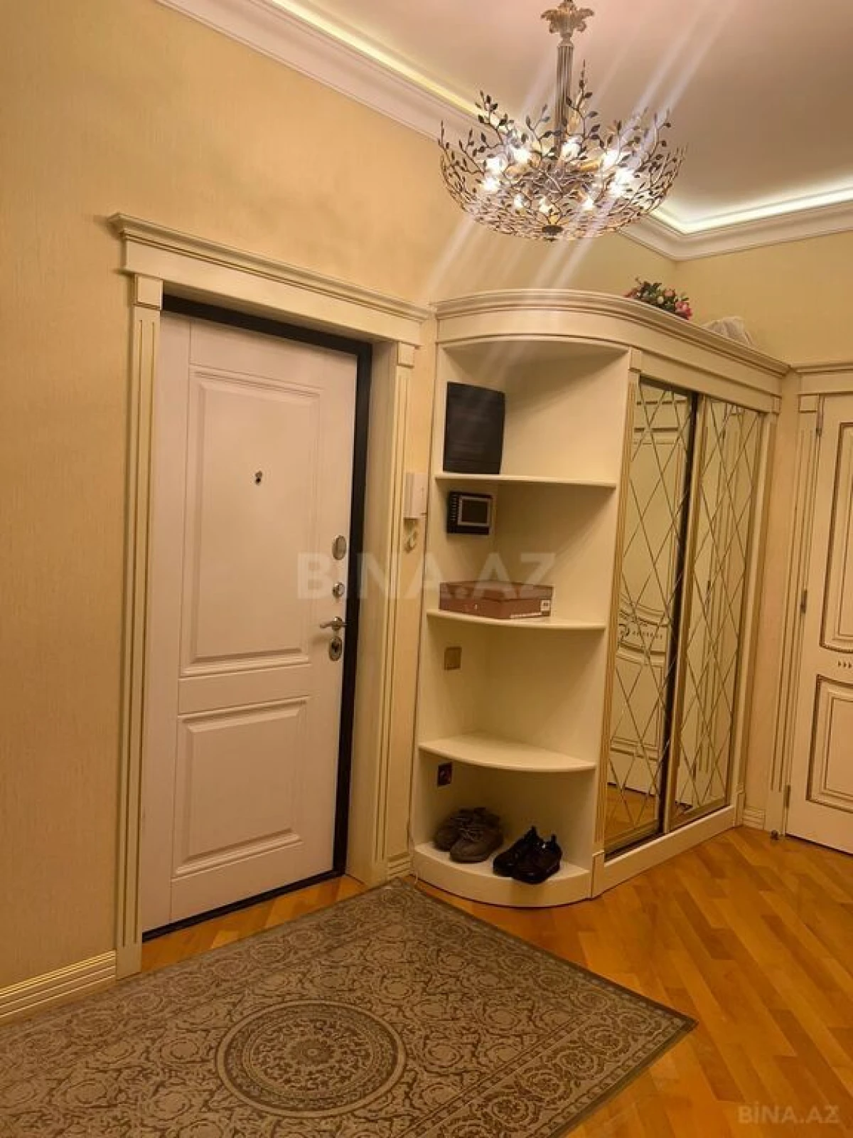 Kirayə verilir 3 otaqlı mənzil 105.23 m²