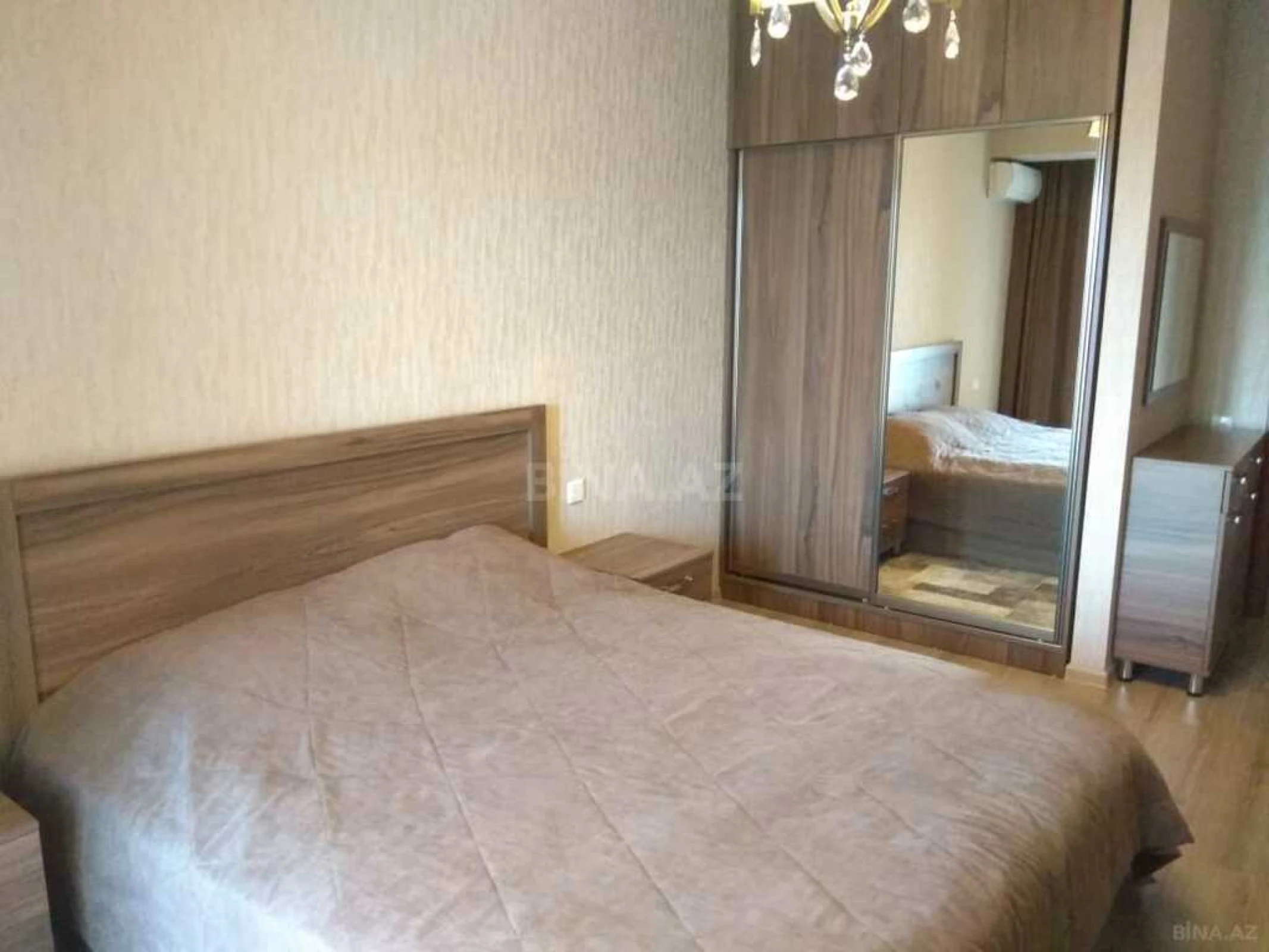 Kirayə verilir 2 otaqlı mənzil 70 m²