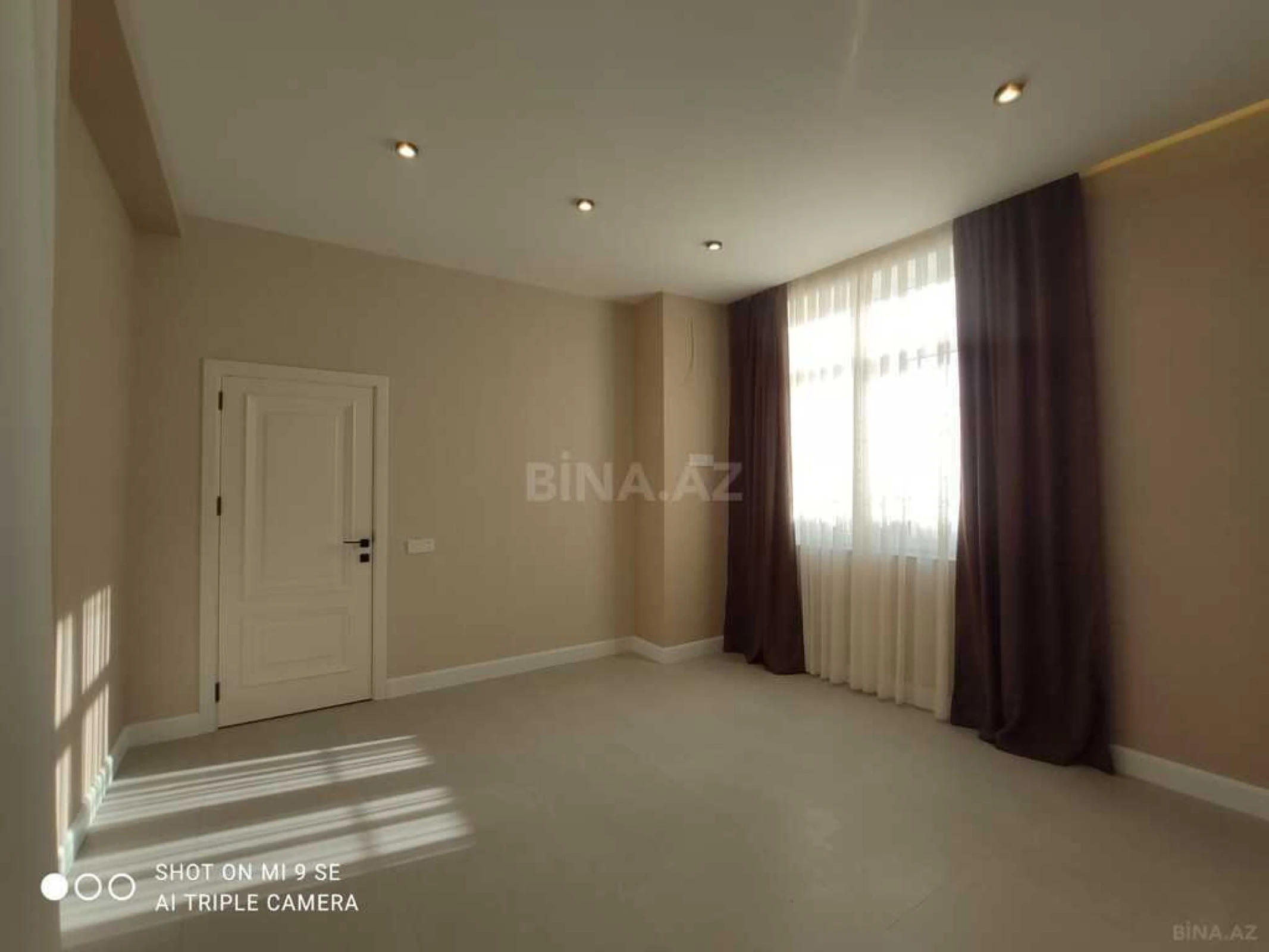 Satılır 7 otaqlı həyət evi 400 m²