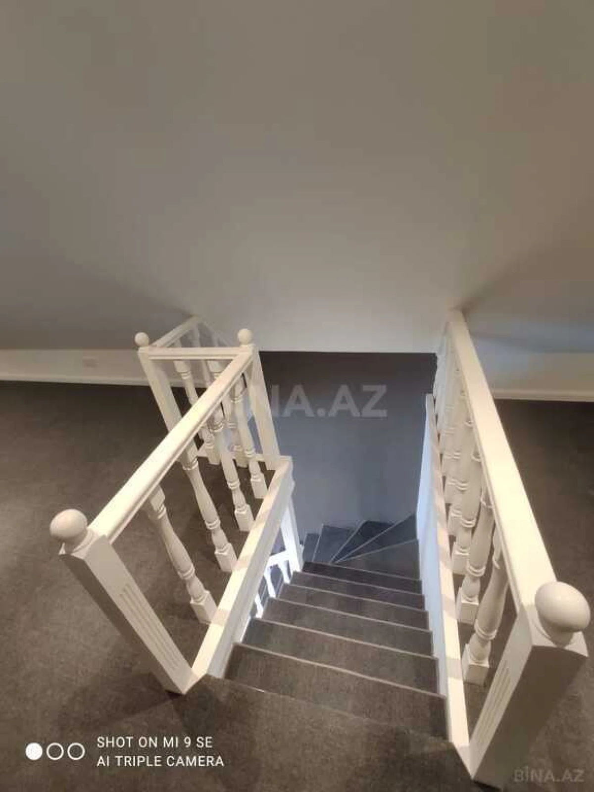 Satılır 7 otaqlı həyət evi 400 m²