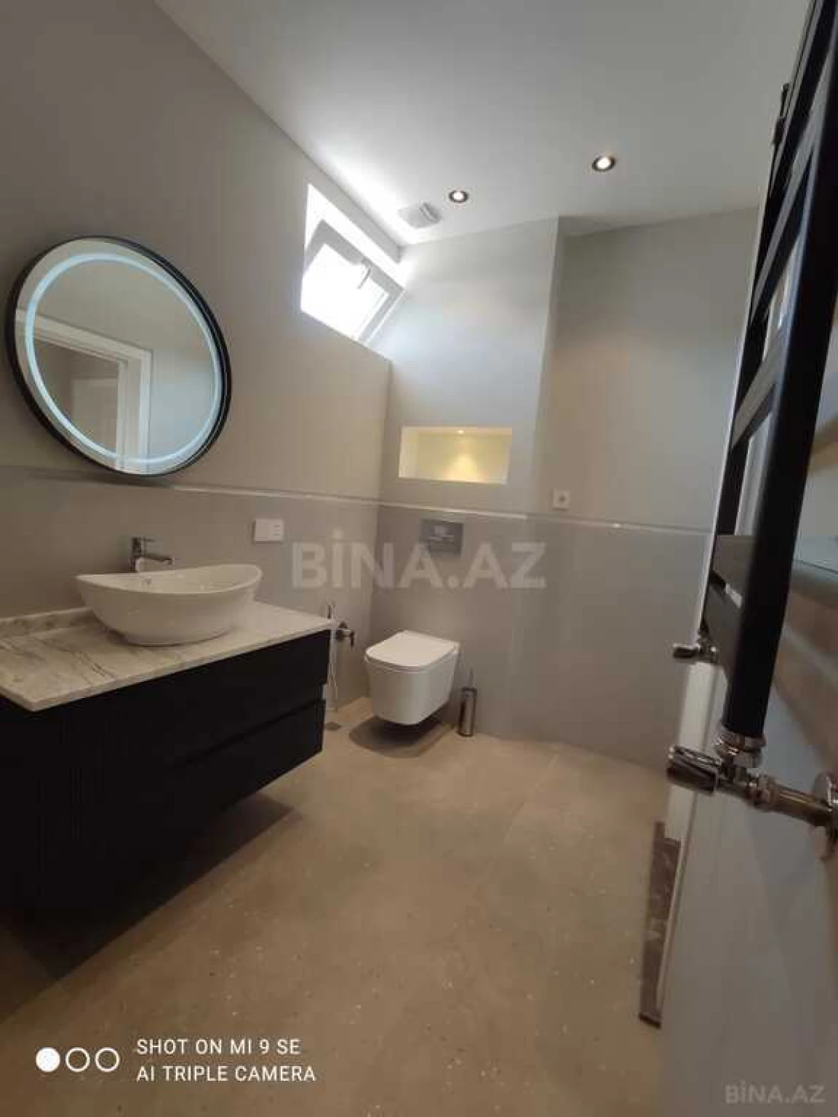 Satılır 7 otaqlı həyət evi 400 m²