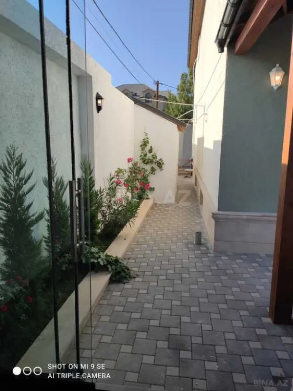 Satılır 7 otaqlı həyət evi 400 m²
