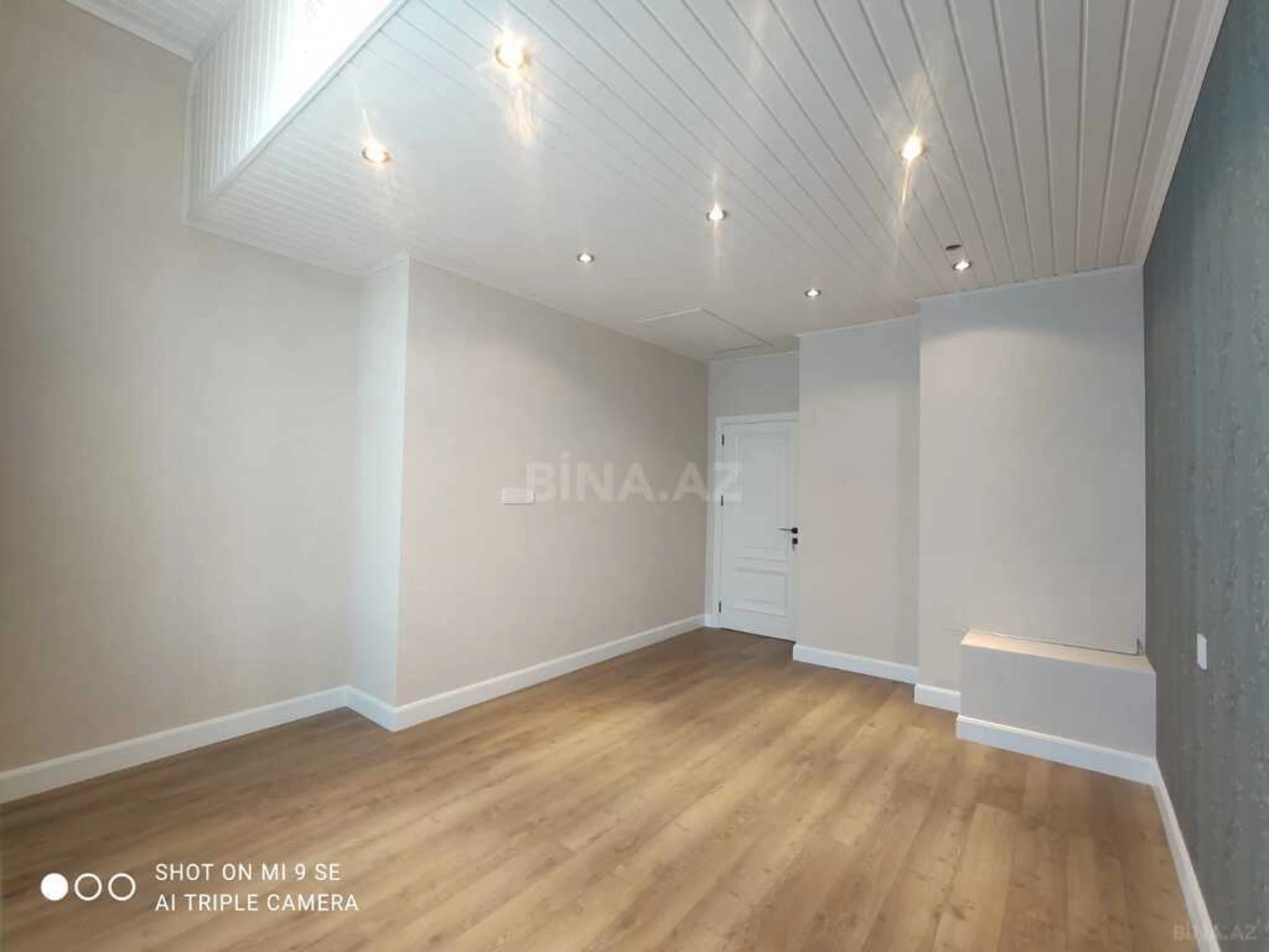 Satılır 7 otaqlı həyət evi 400 m²