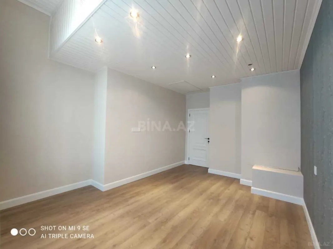 Satılır 7 otaqlı həyət evi 400 m²