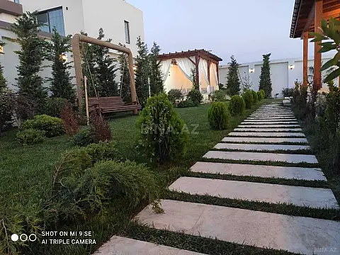 Satılır 7 otaqlı həyət evi 400 m²