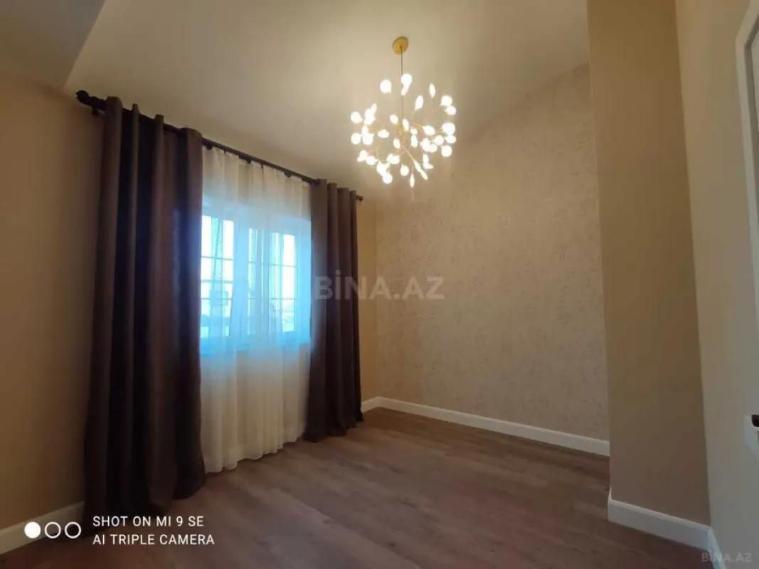 Satılır 7 otaqlı həyət evi 400 m²