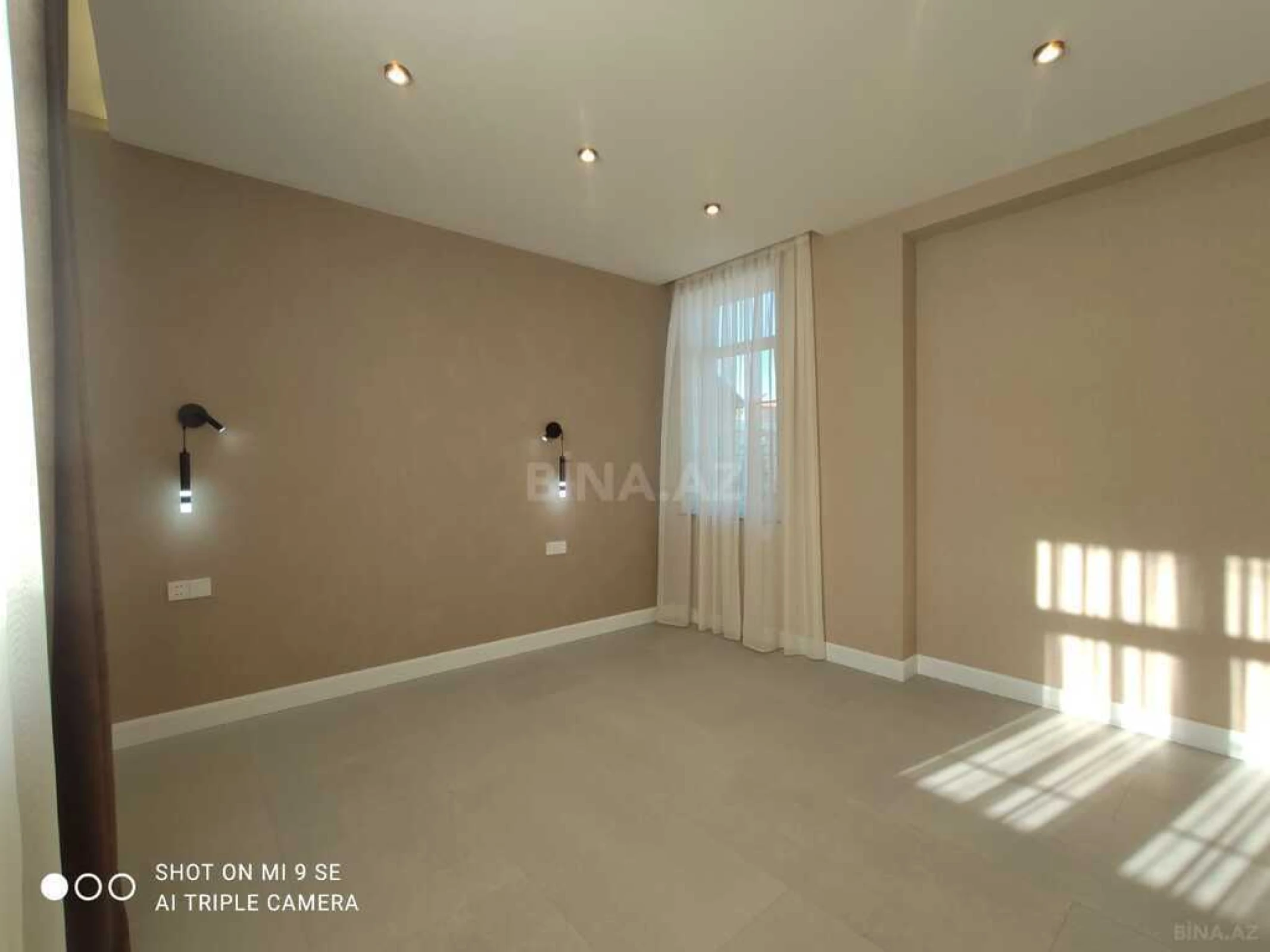 Satılır 7 otaqlı həyət evi 400 m²
