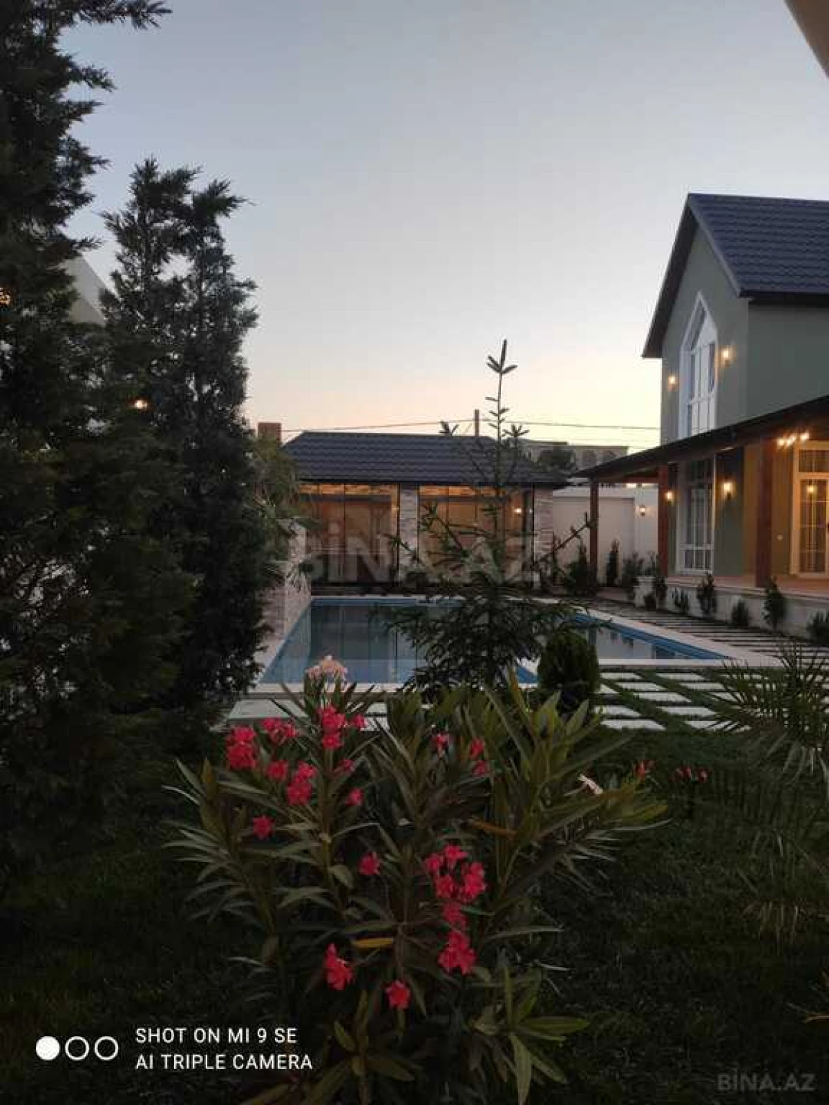 Satılır 7 otaqlı həyət evi 400 m²