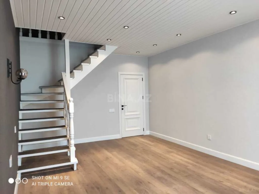 Satılır 7 otaqlı həyət evi 400 m²