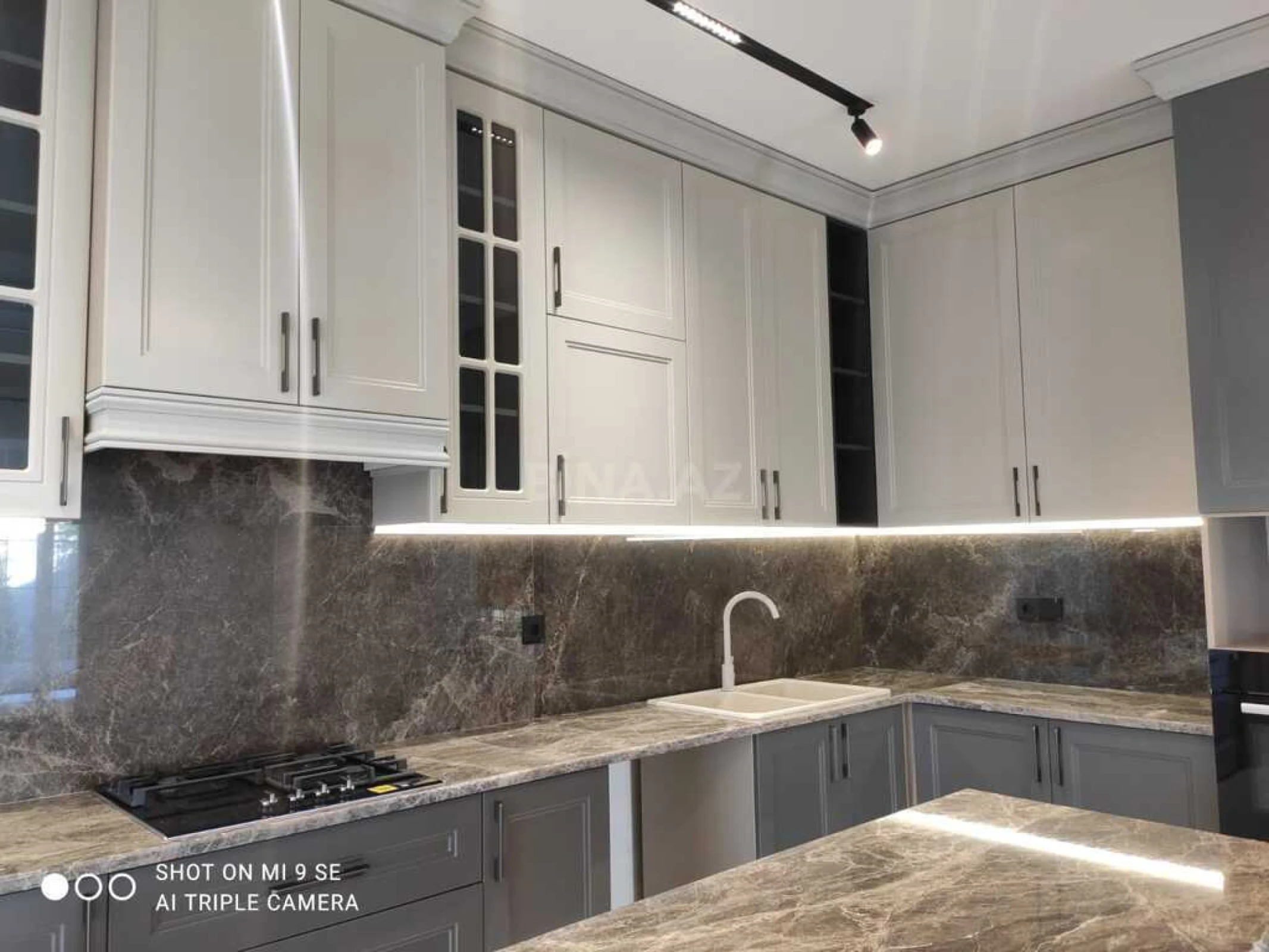 Satılır 7 otaqlı həyət evi 400 m²