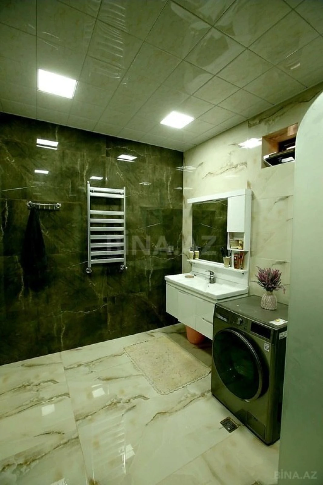 Satılır 6 otaqlı həyət evi 430 m²