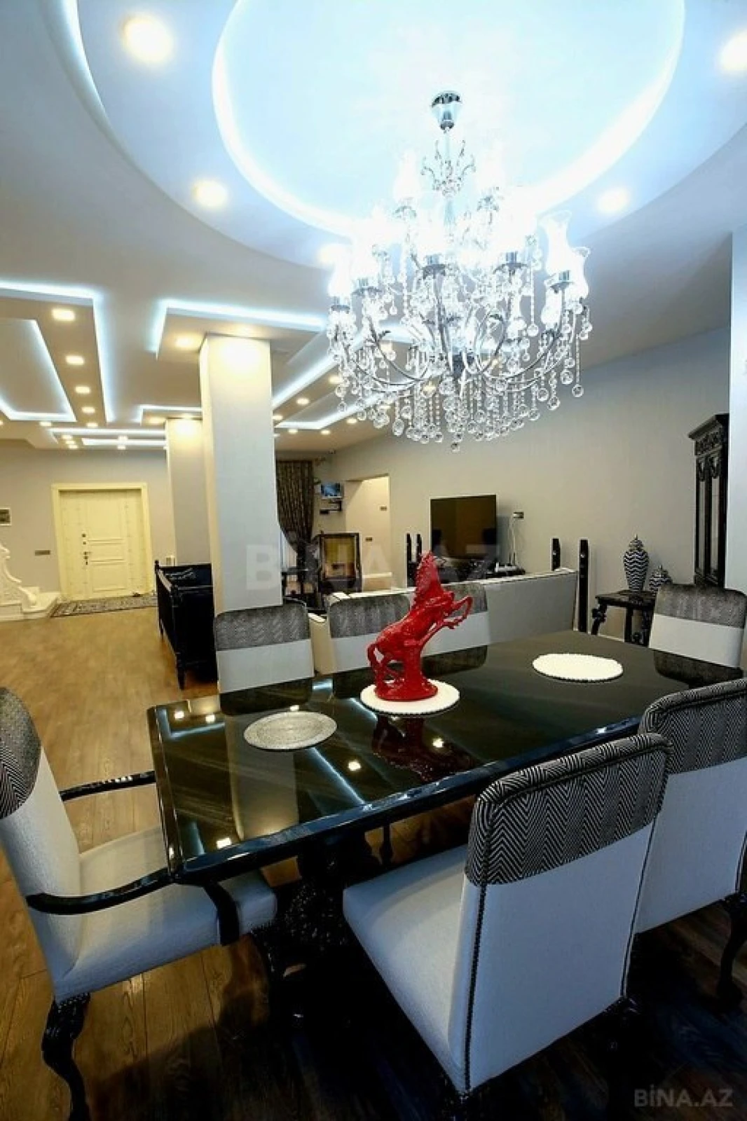 Satılır 6 otaqlı həyət evi 430 m²
