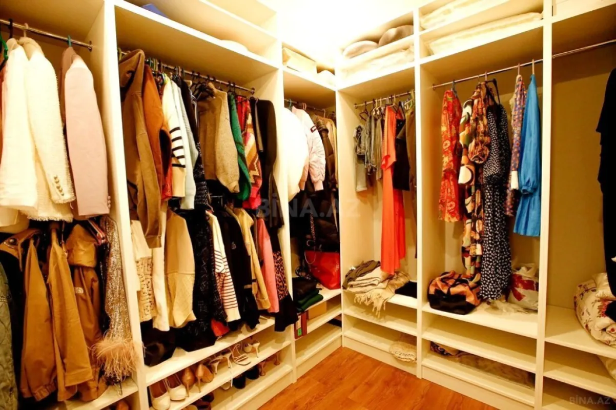 Satılır 6 otaqlı həyət evi 430 m²