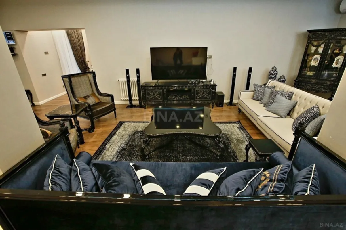 Satılır 6 otaqlı həyət evi 430 m²