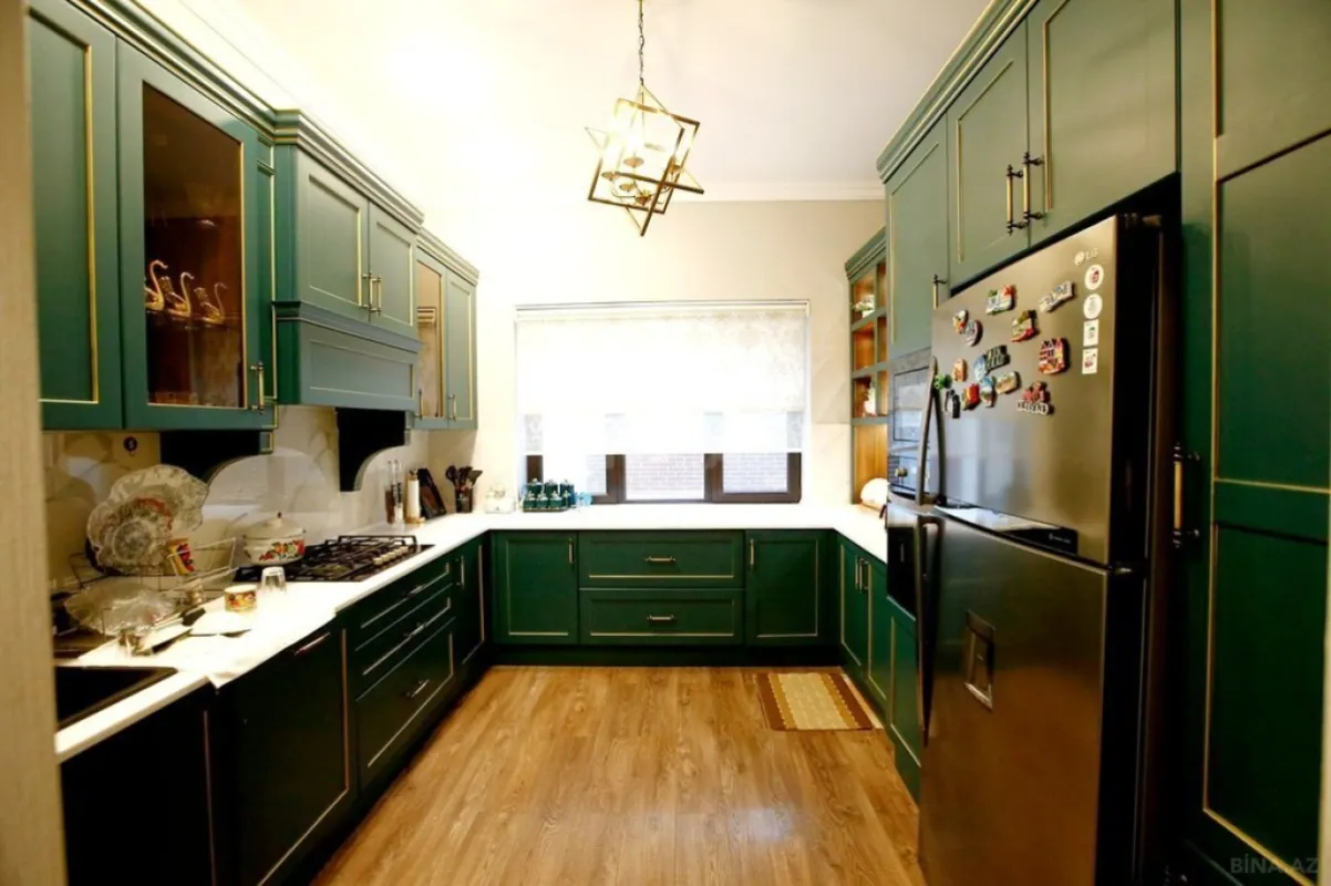 Satılır 6 otaqlı həyət evi 430 m²